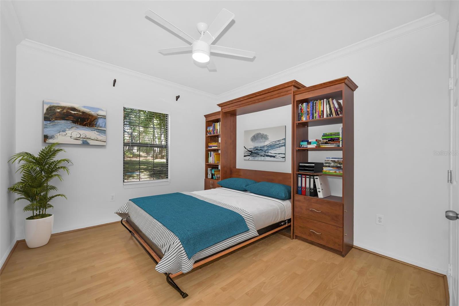 MURPHY BED...AS BEDROOM