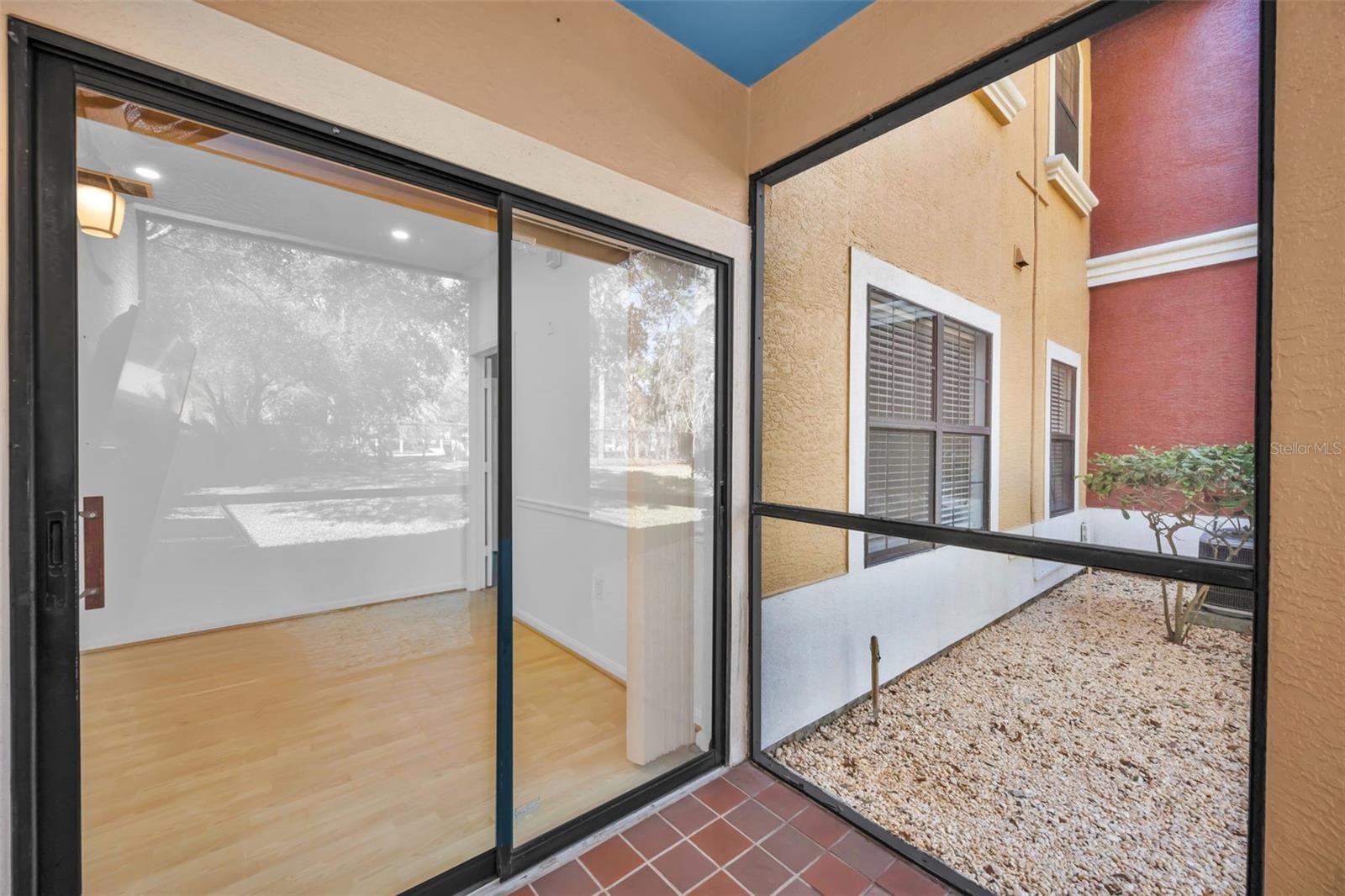 LOOKING IN FROM LANAI