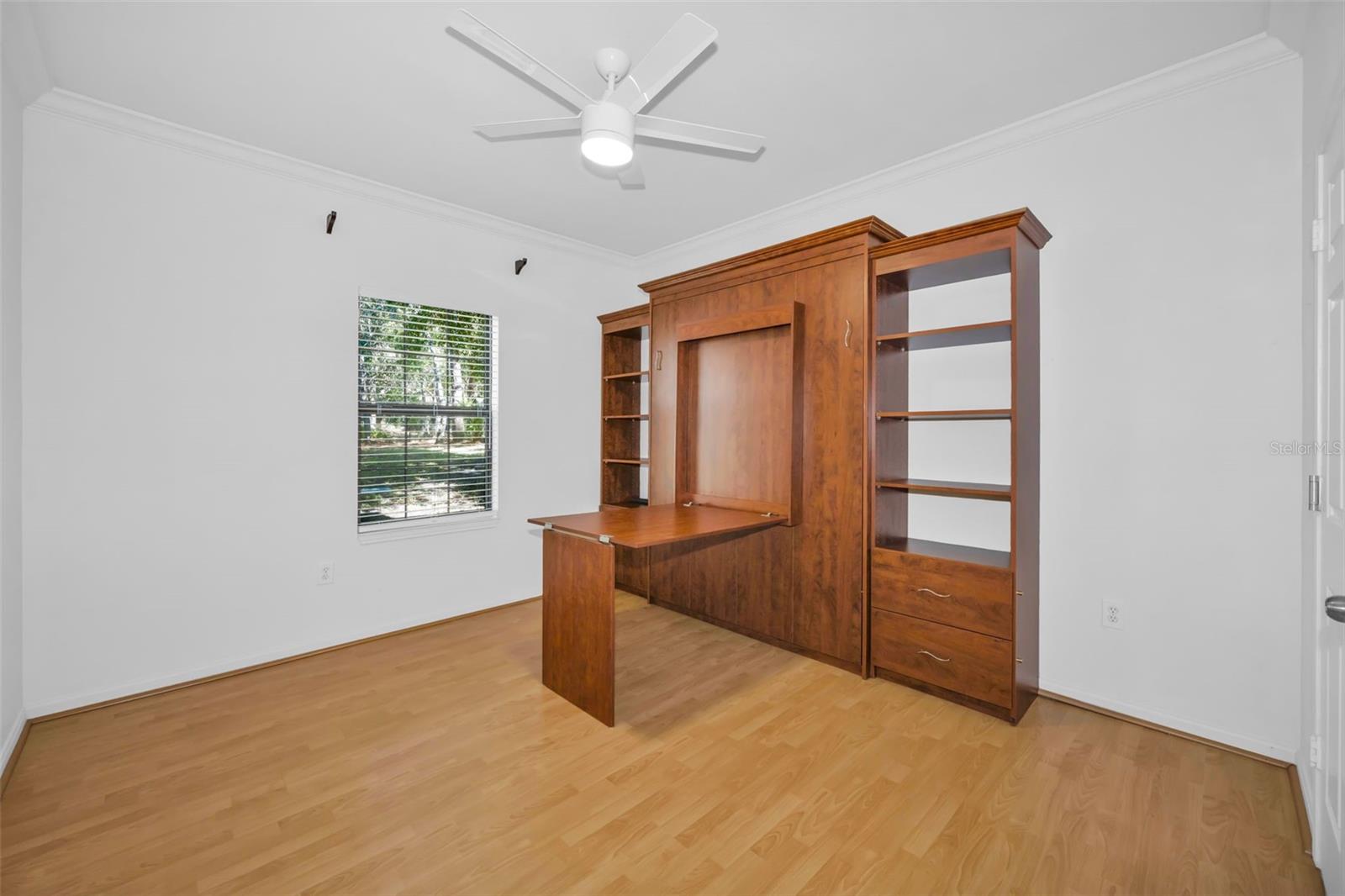 EASY TO TRANSITION MURPHY BED FROM BED TO DESK