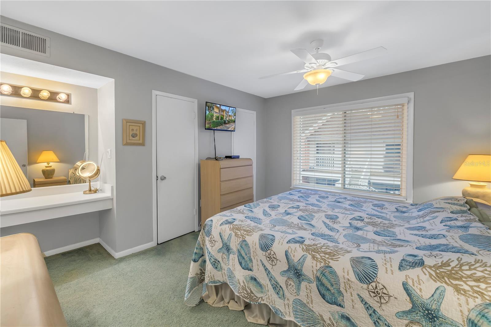 Primary bedroomwith vanity nook