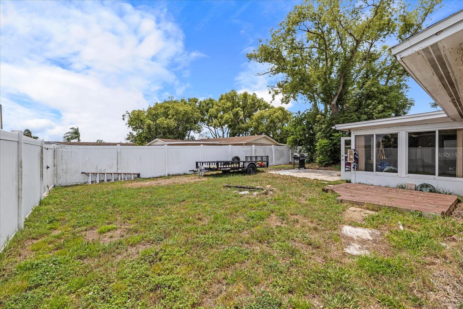 Fully FENCED large backyard