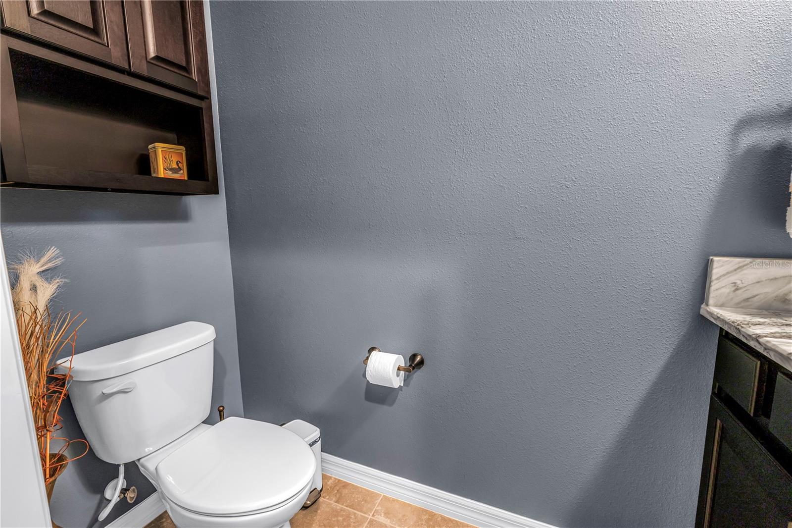 Storage in powder bath