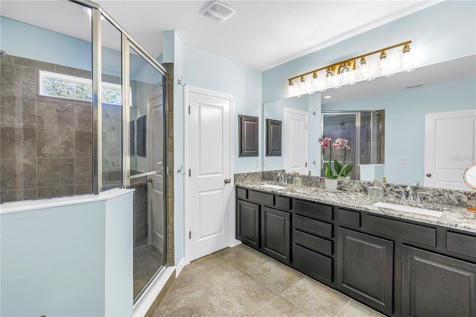 Main bath with double vanity