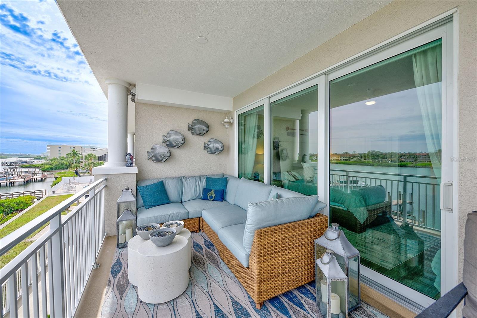 Large, 30' balcony to enjoy the sunrise and water views