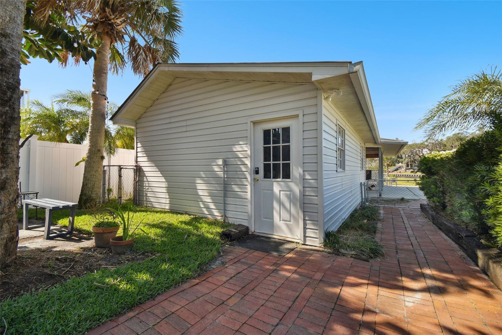18x40 Garage w/ 3 car carport