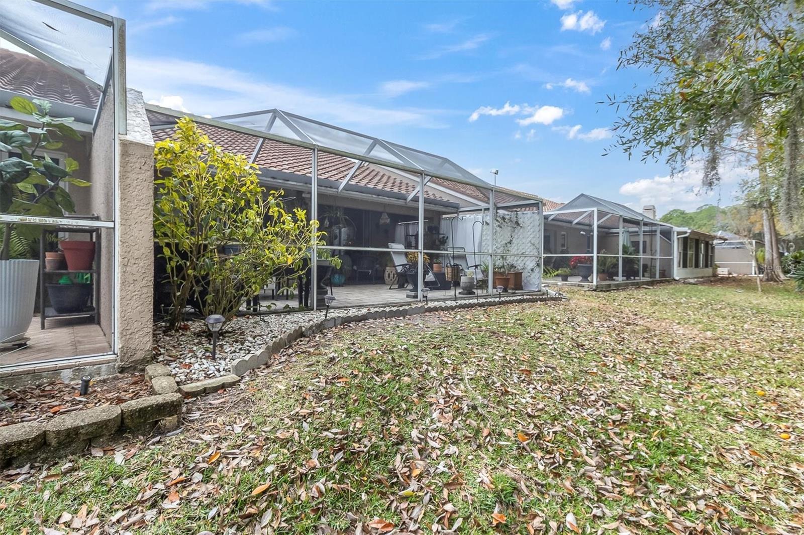 EXPANSIVE SCREENED IN PATION AREA