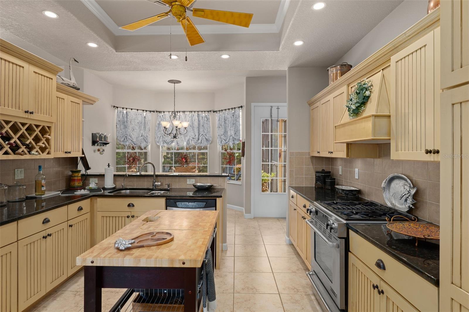 KITCHEN from LAUNDRY to LANAI