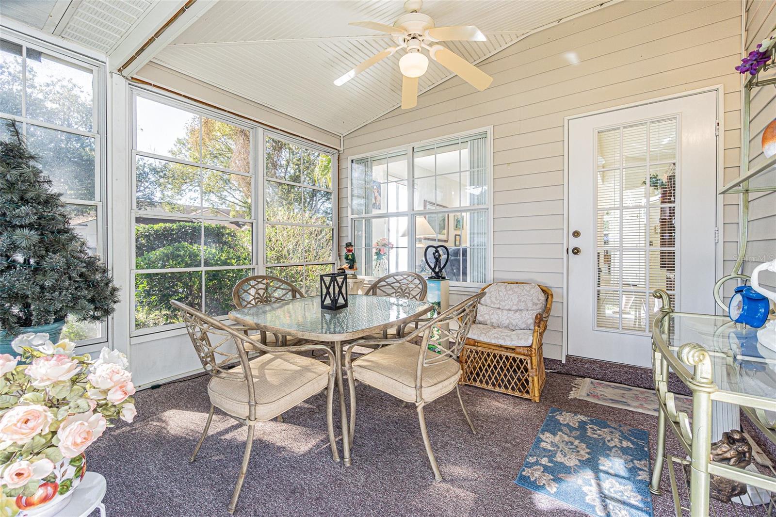 Th screened porch is 11x12.