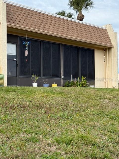 END UNIT  NO REAR NEIGHBORS   NO UPPER NEIGHBORS. ONE LEVEL LIVING AT ITS BEST