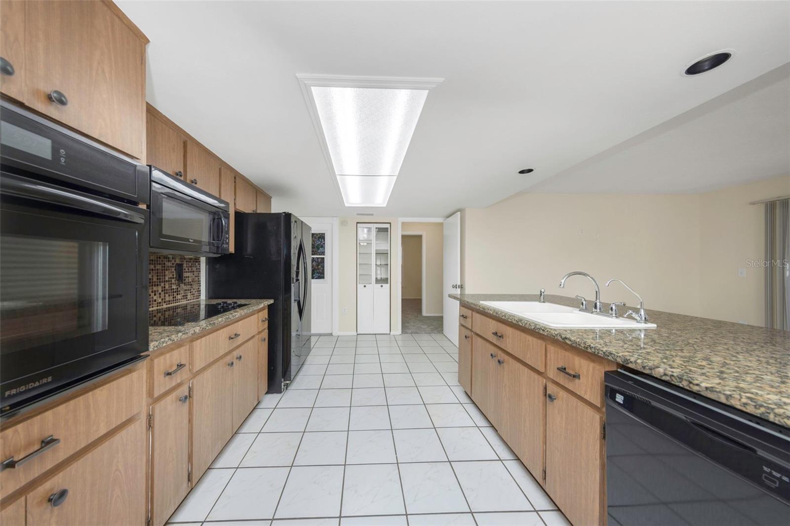 Kitchen - Right View