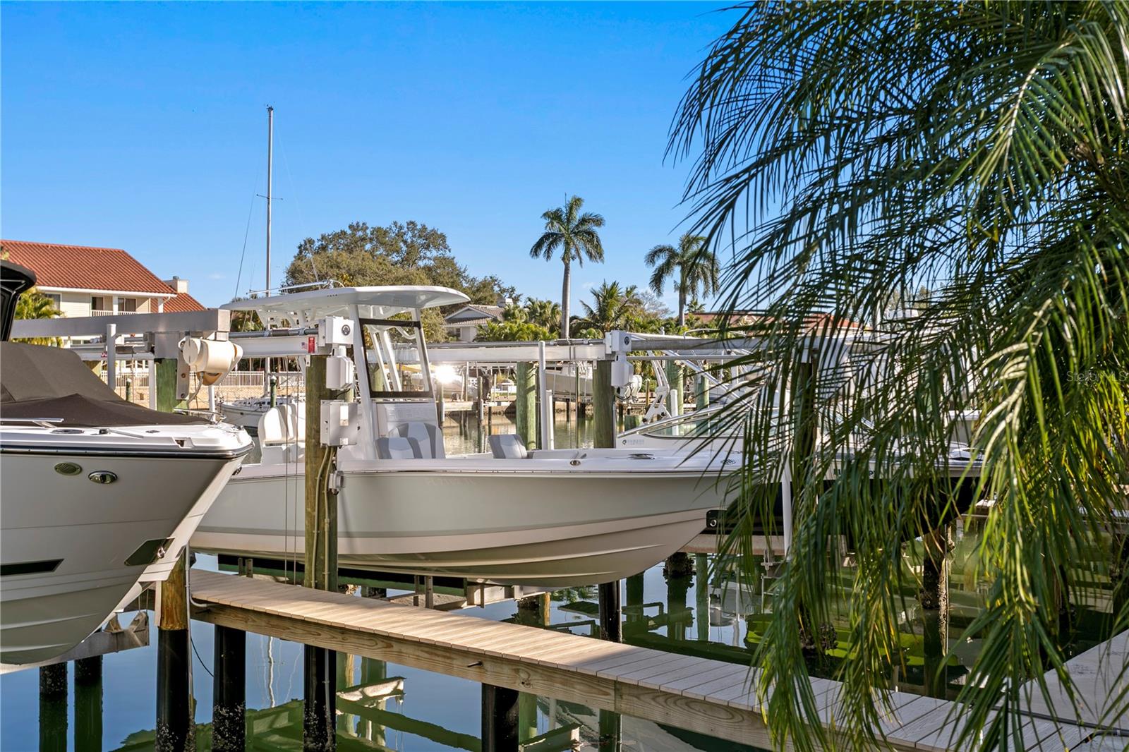 boatslip 15.5 ft wide