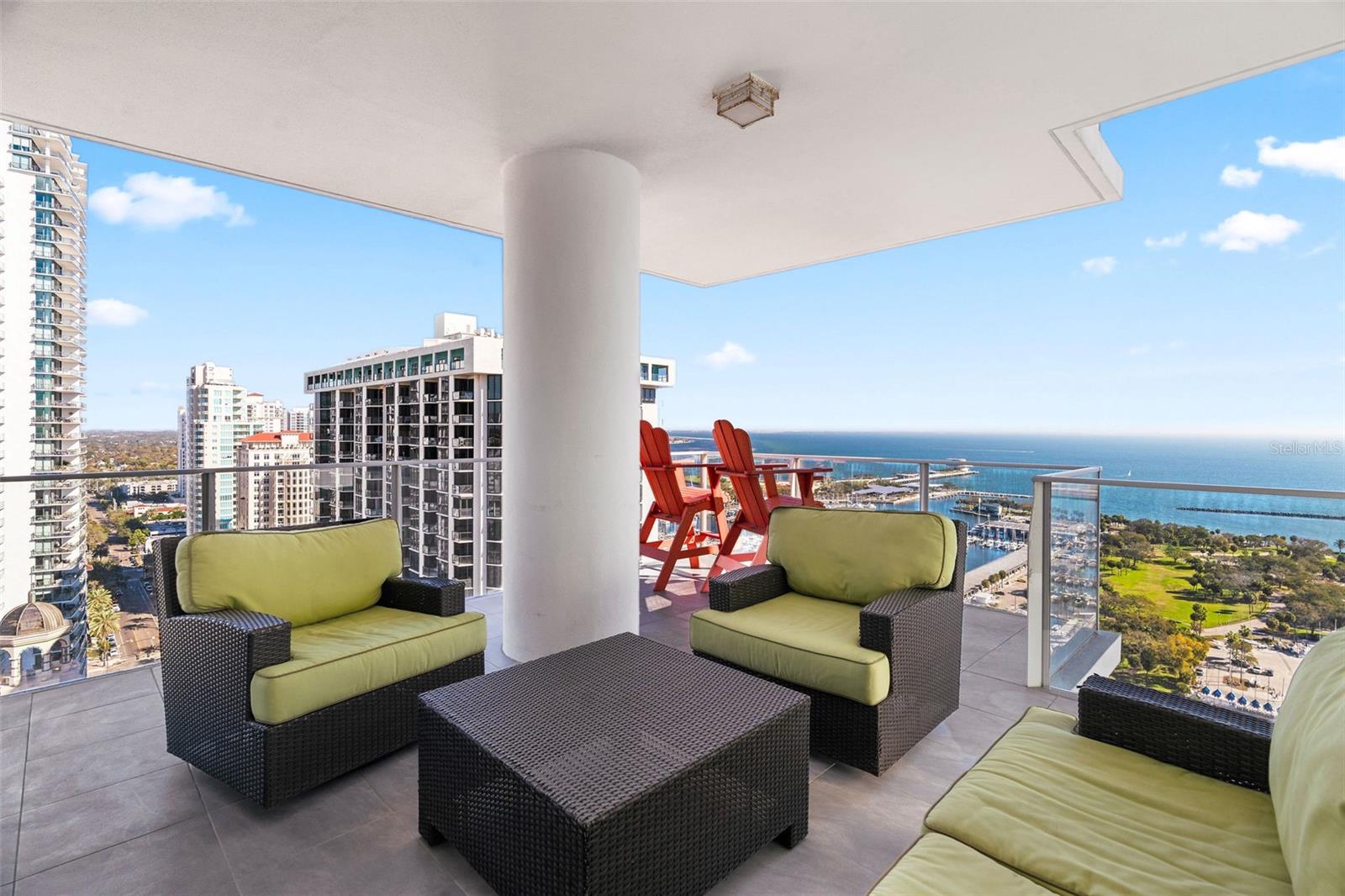 Large Balcony & Magnificant Views