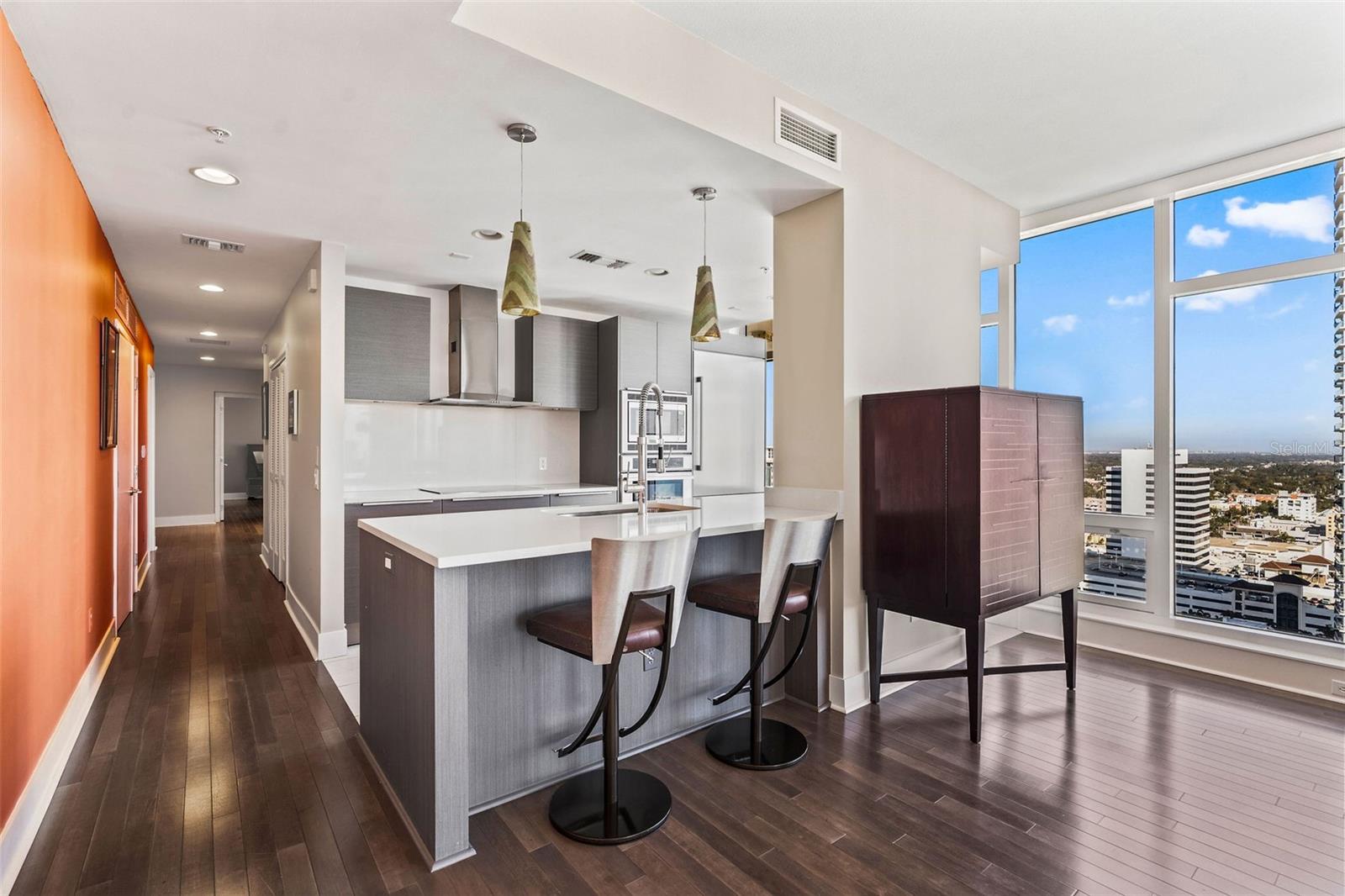 Stunning Itialian Cabintry & Stainless Appliances