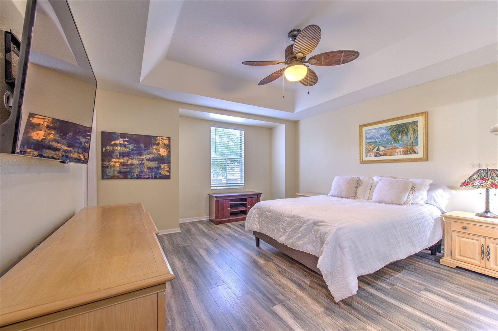 Primary Suite With Walk-In Closet