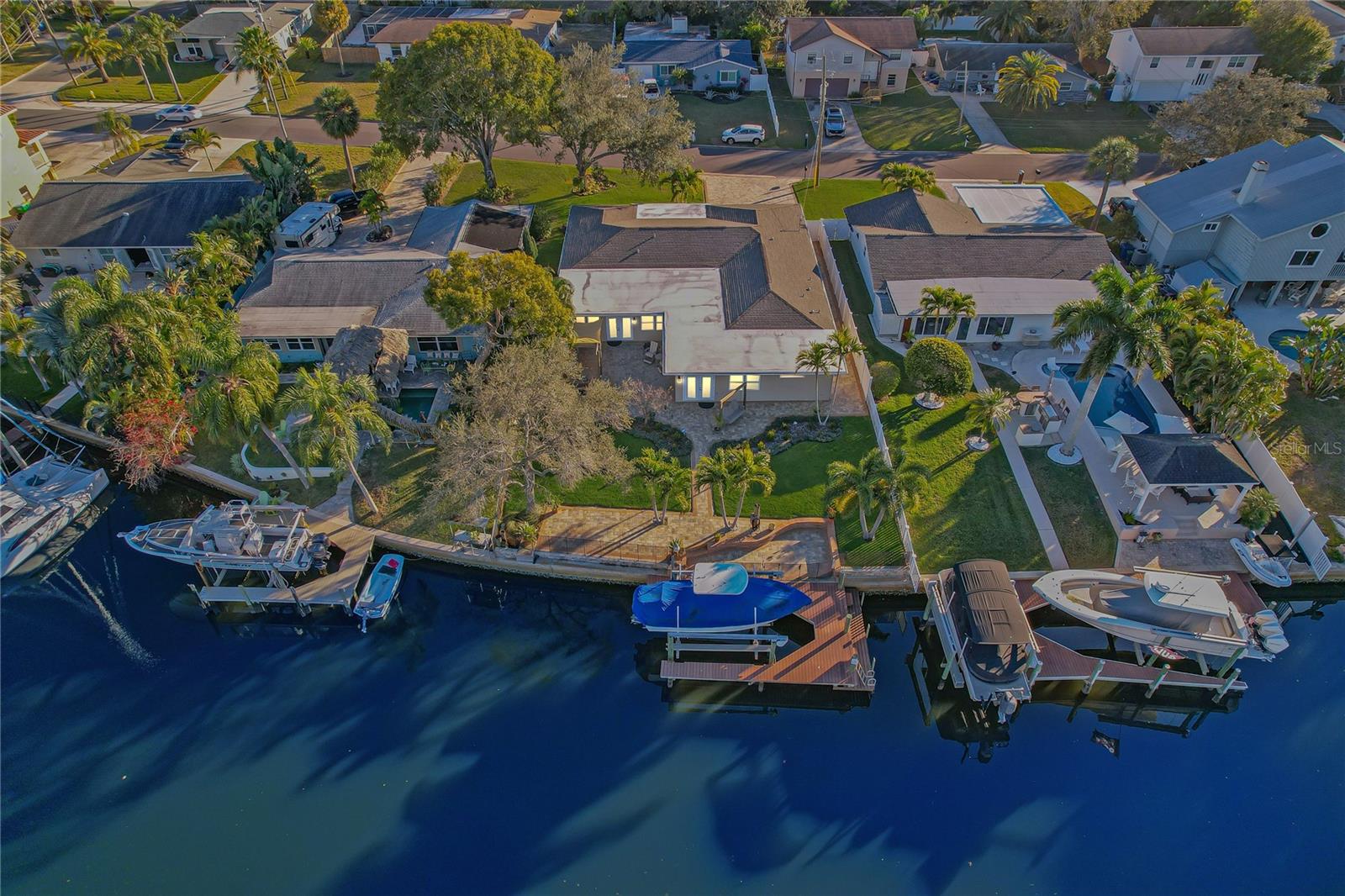 WELCOME TO THIS BOATERS PARADISE!