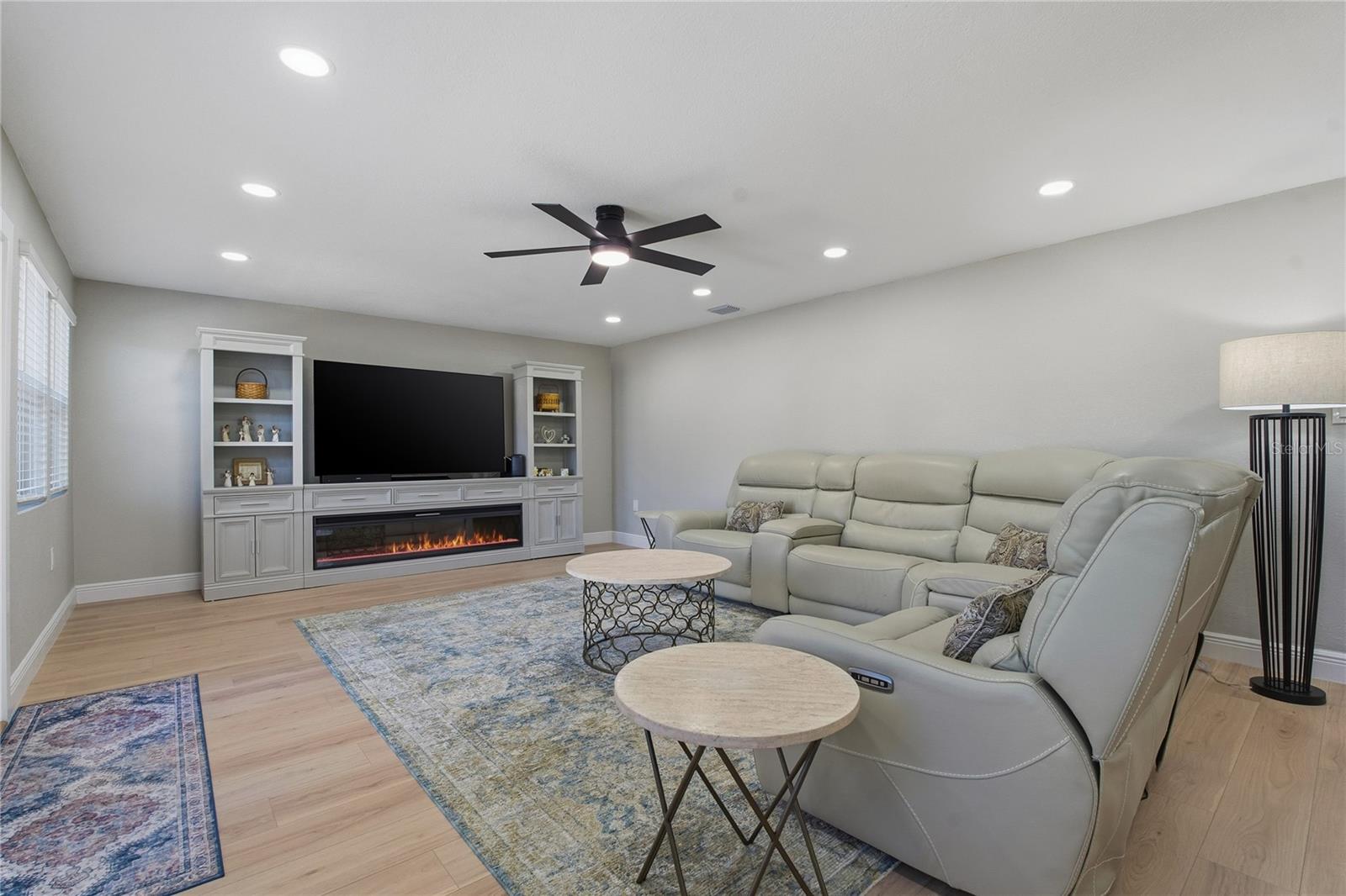 BEAUTIFULLY APPOINTED FAMILY ROOM!