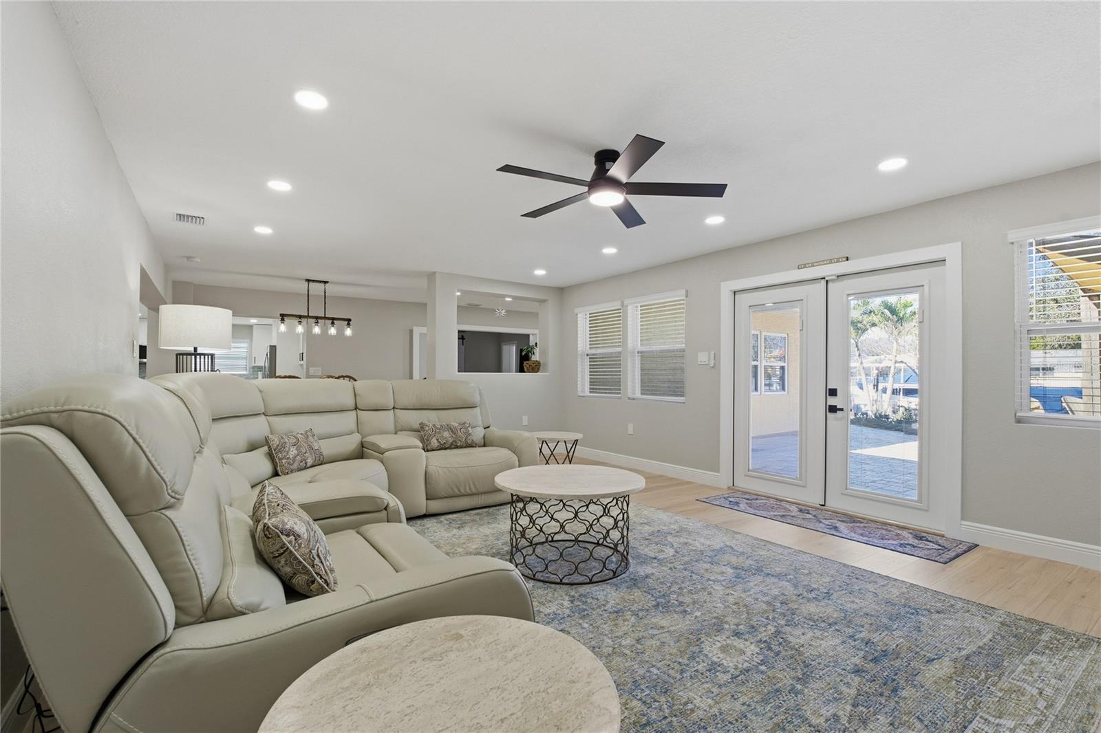 FAMILY ROOM OPENS BEAUTIFULLY TO YOUR BACKYARD ~ INDOOR/OUTDOOR LIVING!