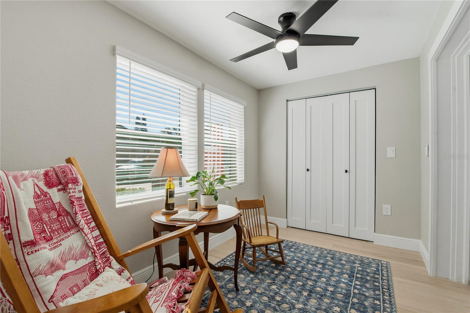 SITTING ROOM/OFFICE SPACE!