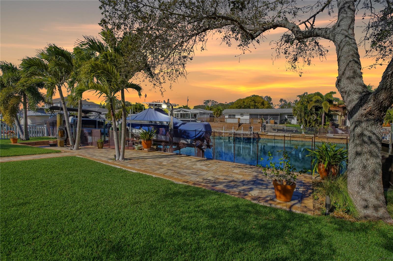 13,000 LB. BOAT LIFT!