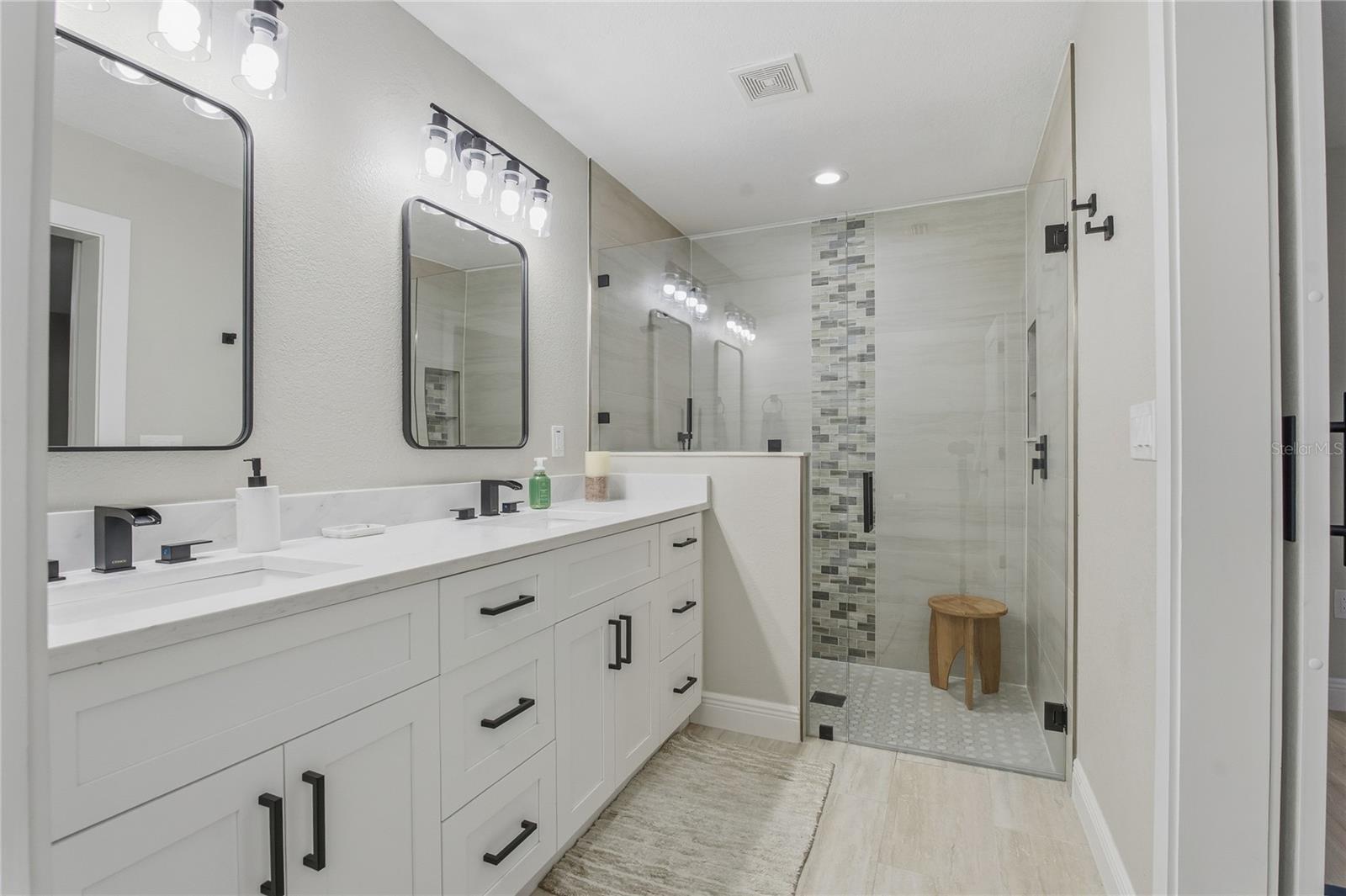 BEAUTIFUL PRIMARY BATHROOM!