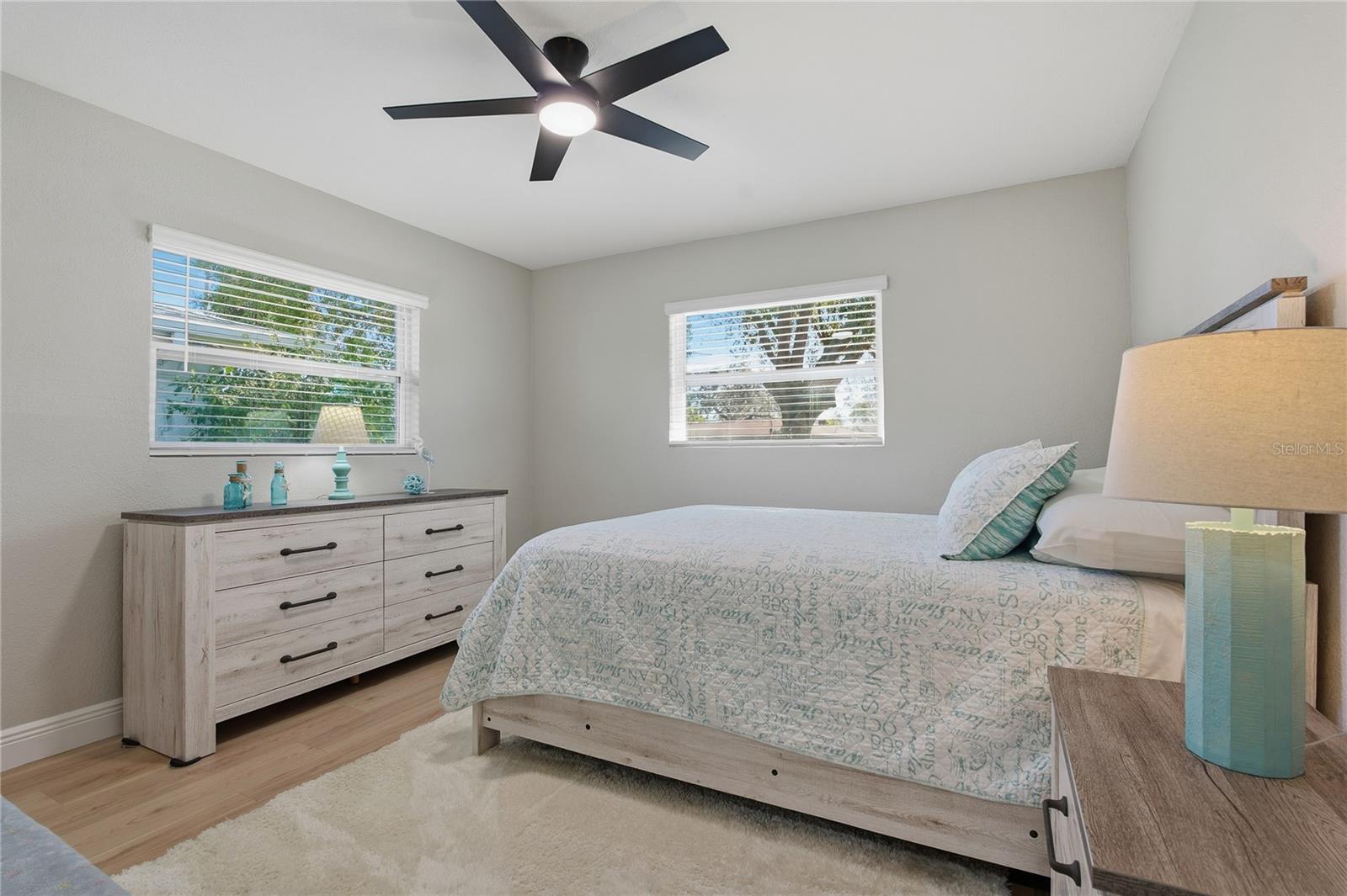 SPLIT BEDROOM FLOOR PLAN!