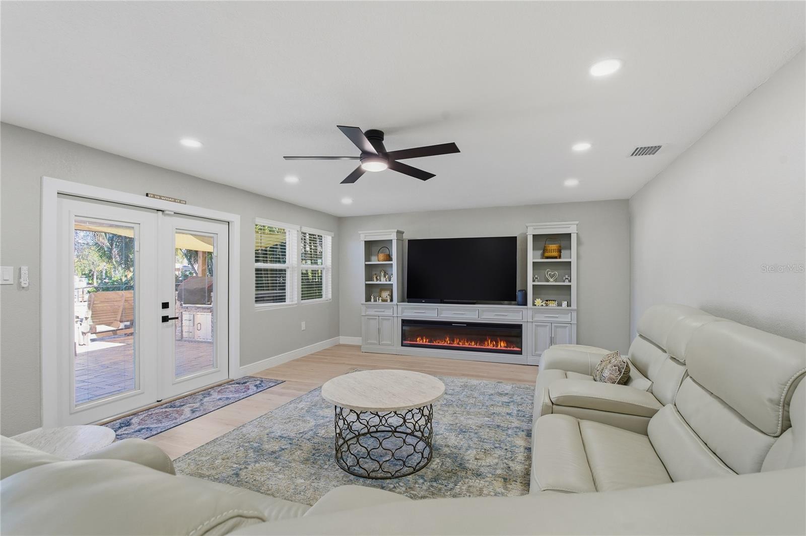 LUXURY LIFEPROOF VINYL FLOORING THROUGHOUT MAIN LIVING AREAS!