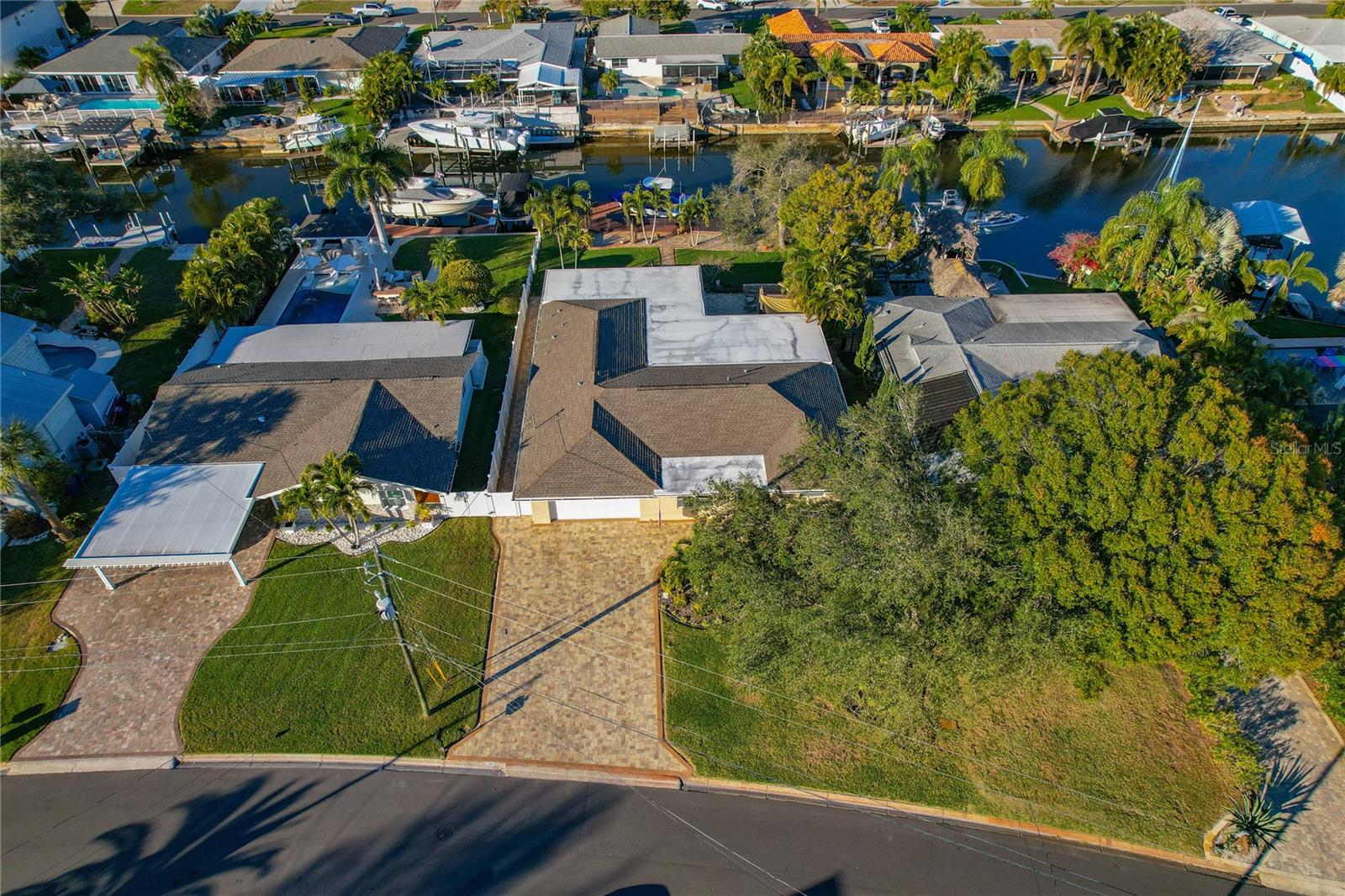 YOU WILL LOVE THIS WATERFRONT COMMUNITY!