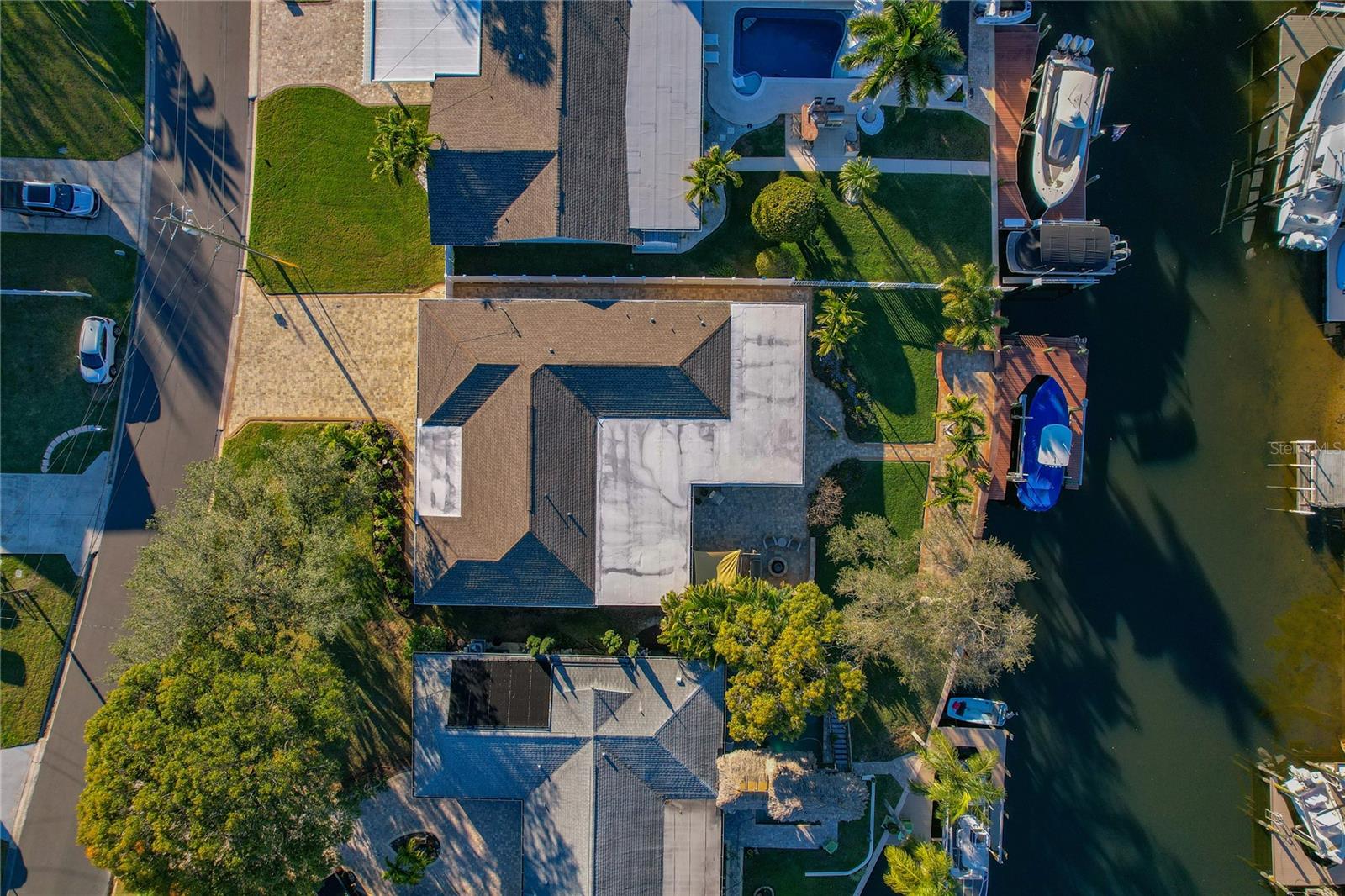 TRUE FLORIDA LIFESTYLE!