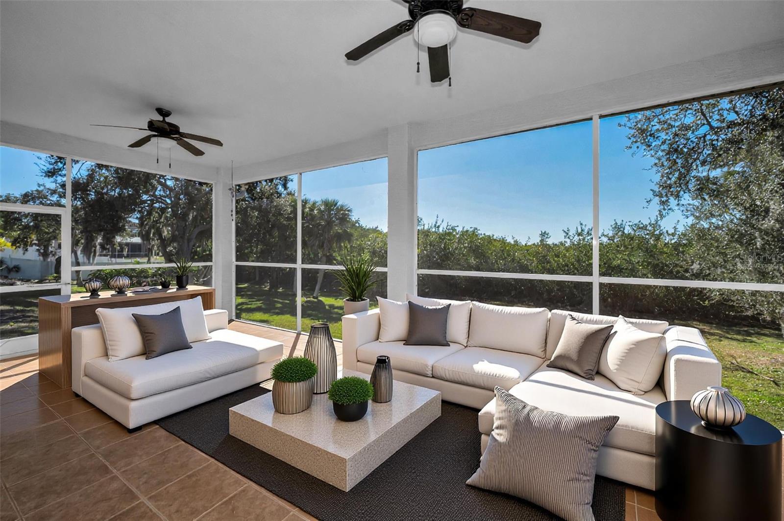 Lanai - Virtually Staged