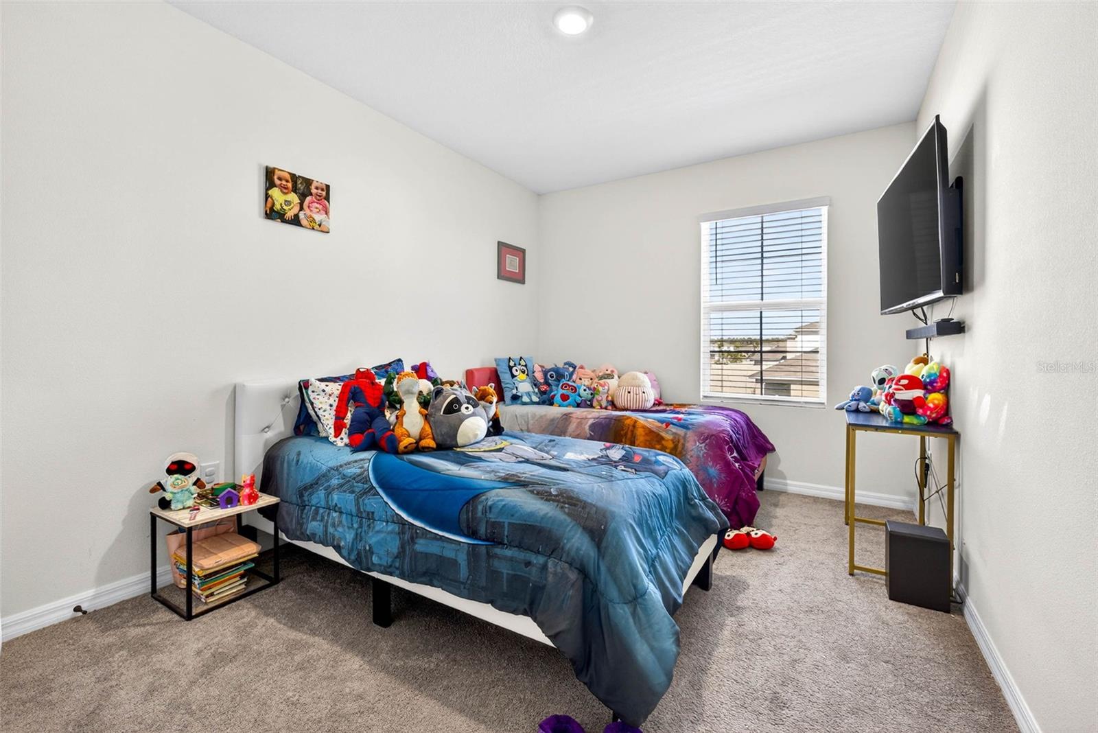 Bedroom 3 fits 2 twins or 1 queen sized bed