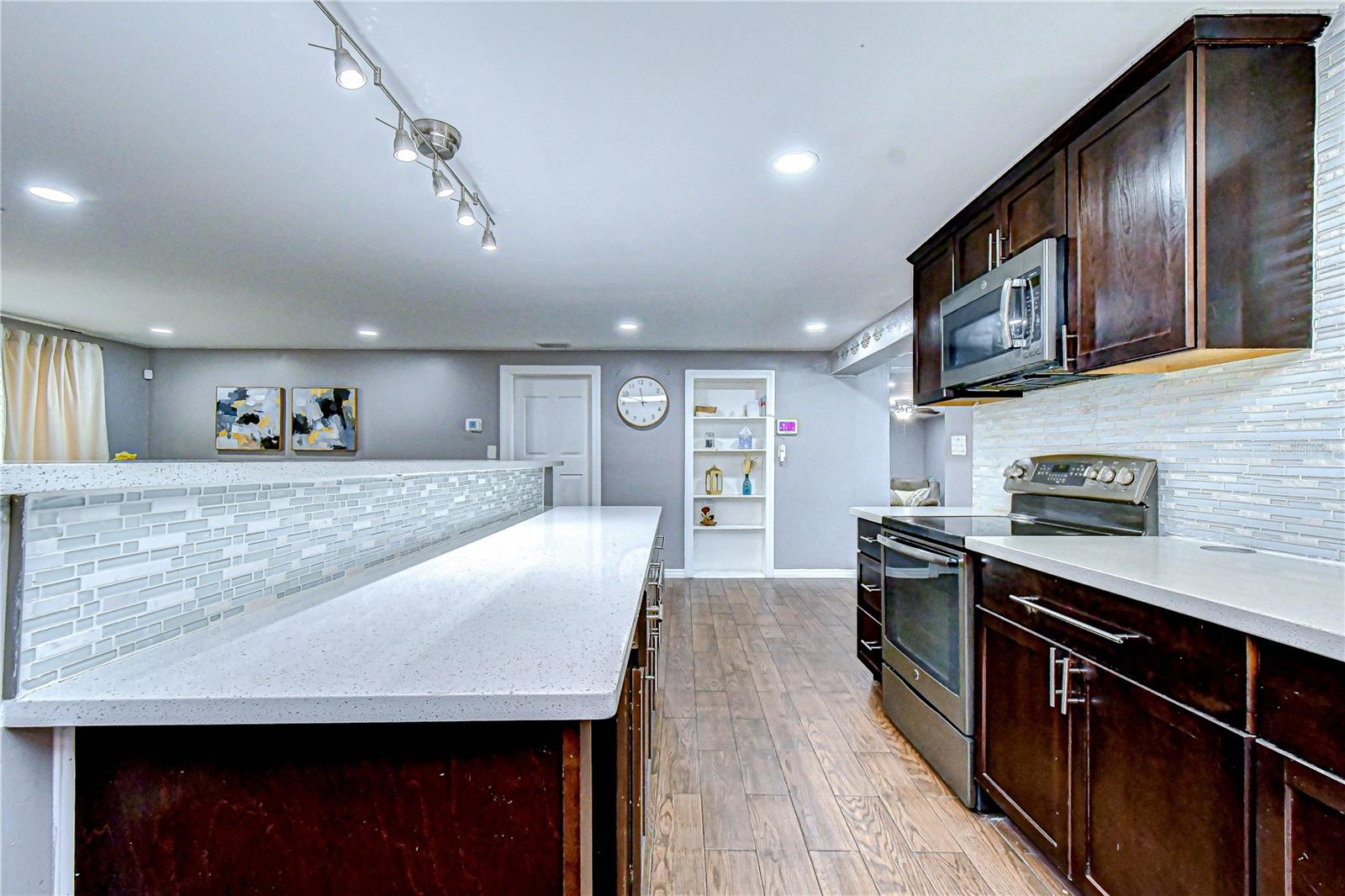 Tons of prep and storage space in this kitchen!
