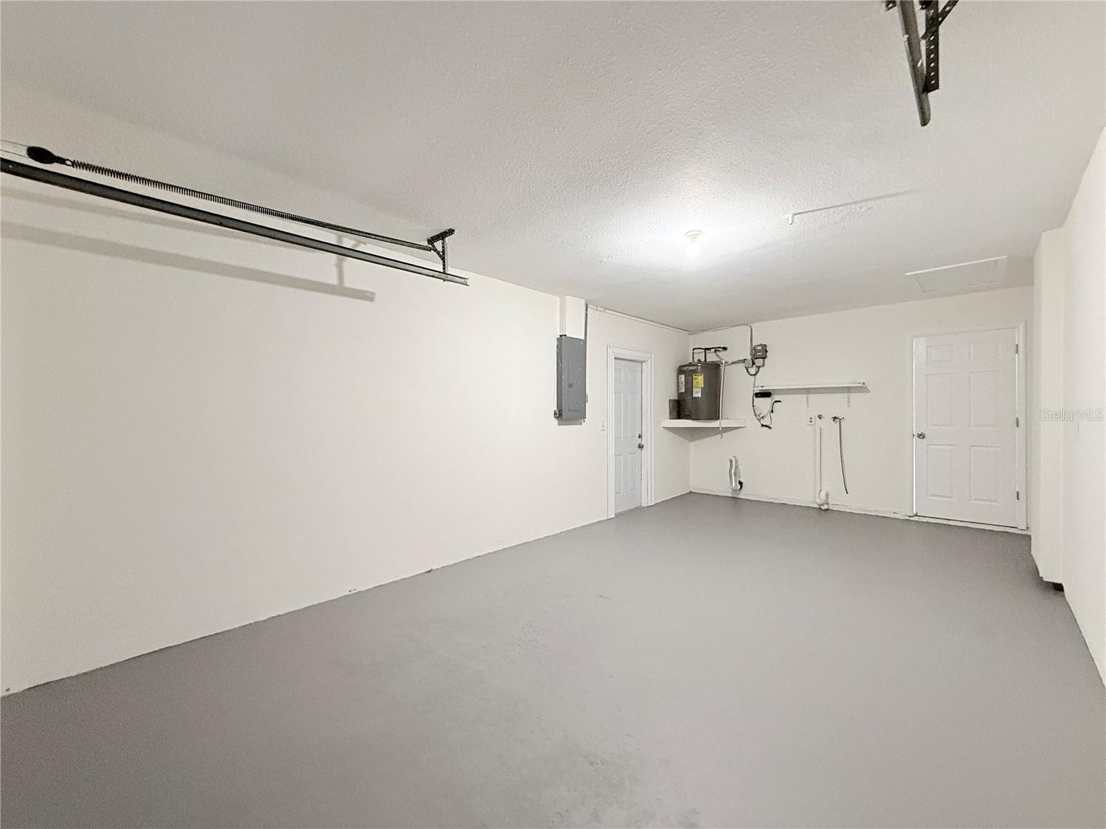 Oversize one car garage