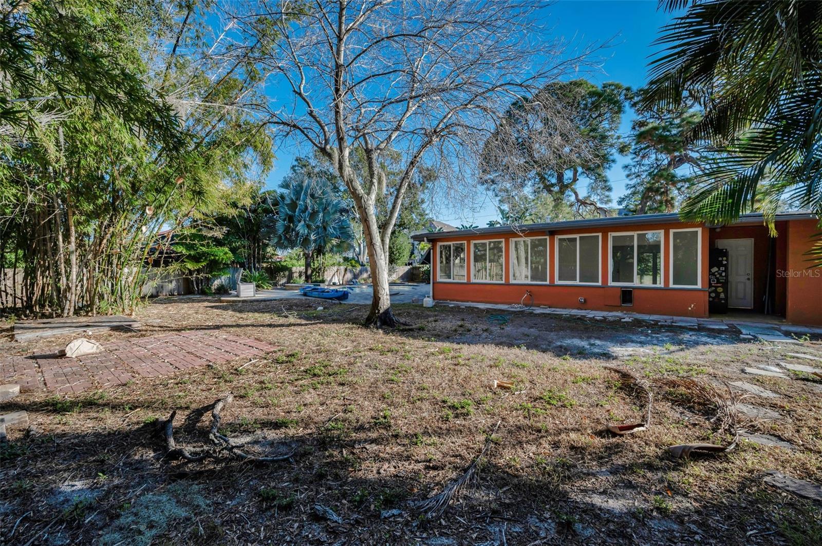 Huge double lot (.26 acres!)