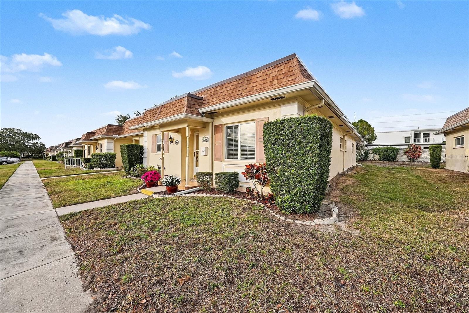 Side view of end unit