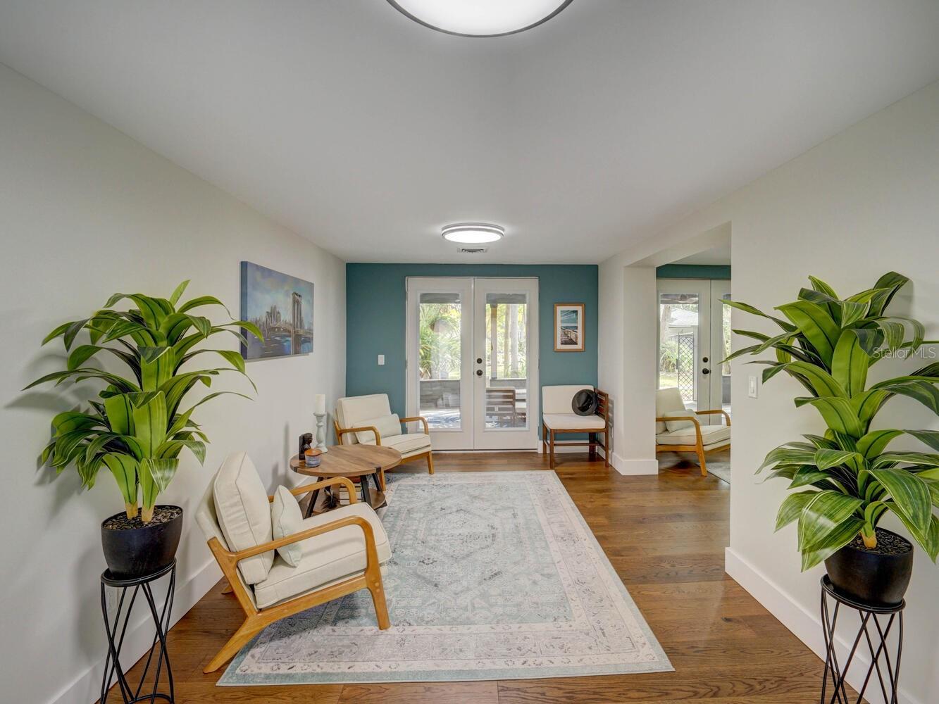 Entry Way, Setting Area