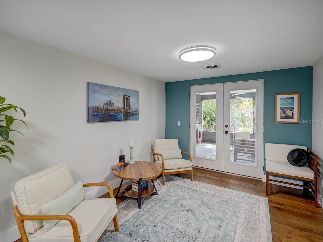 Entry Way, Setting Area