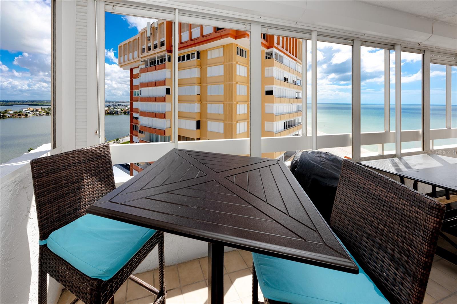 other side of wrap-around balcony