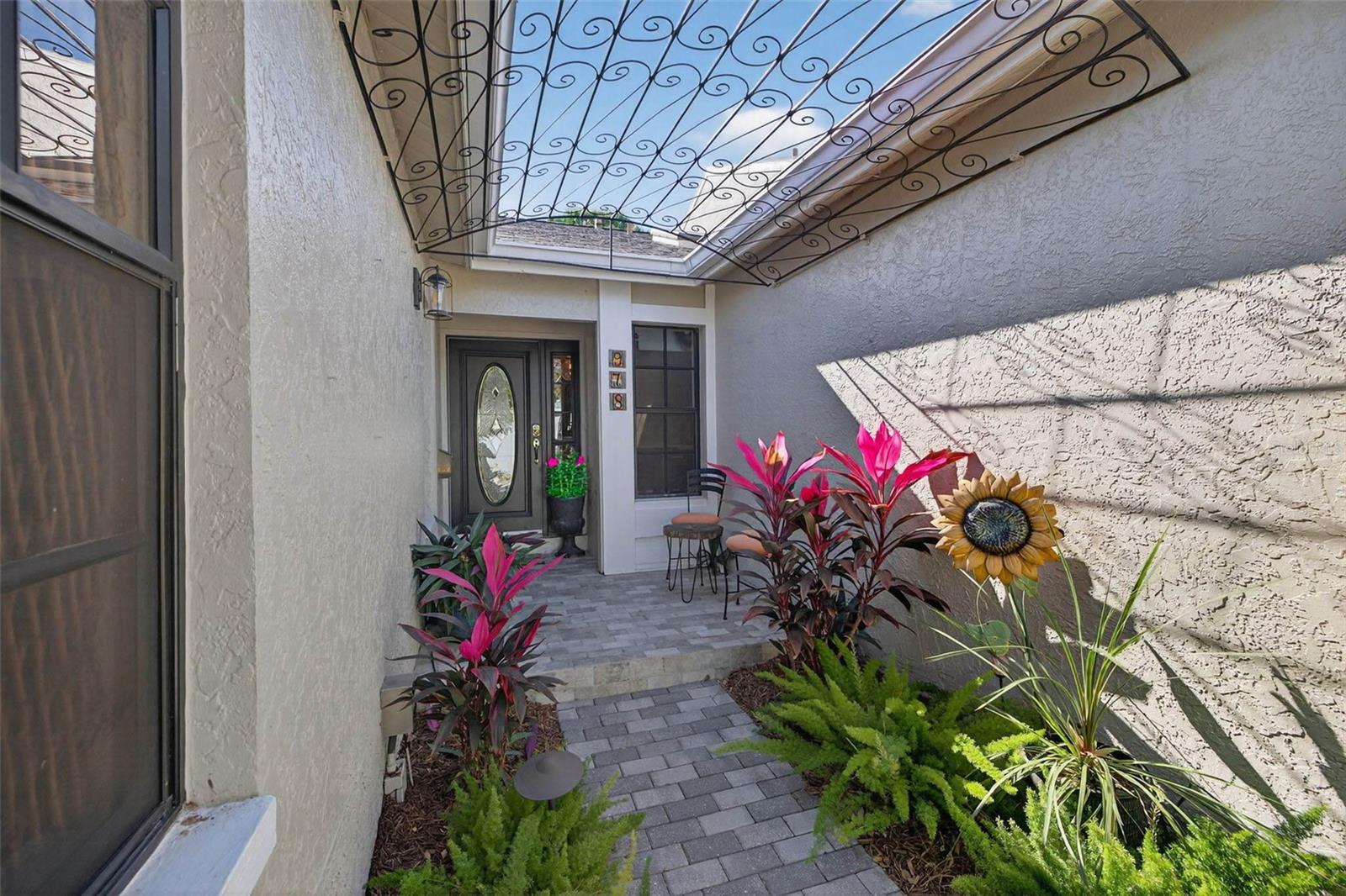 Nice private entrance