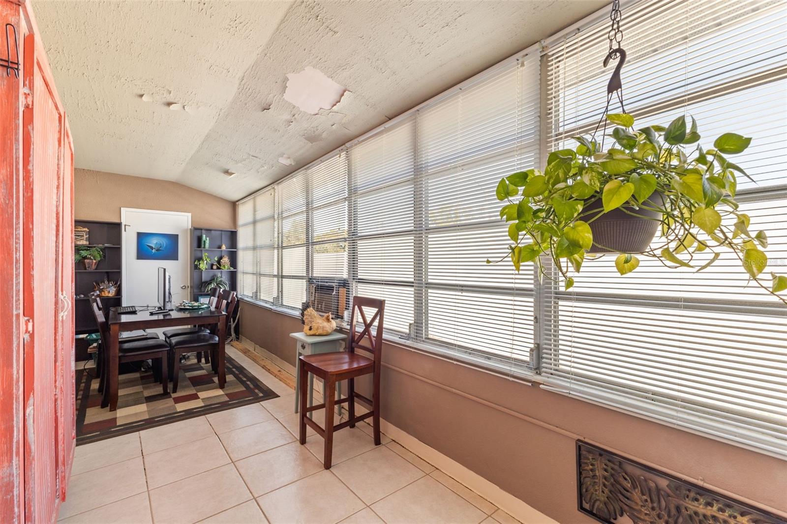 Enclosed Florida room