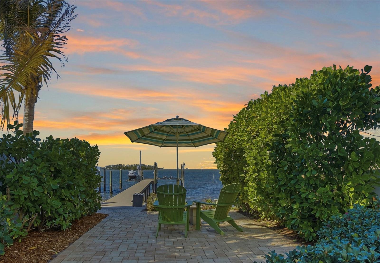 ENJOY ENDLESS SUNSETS OVER THE OPEN GULF