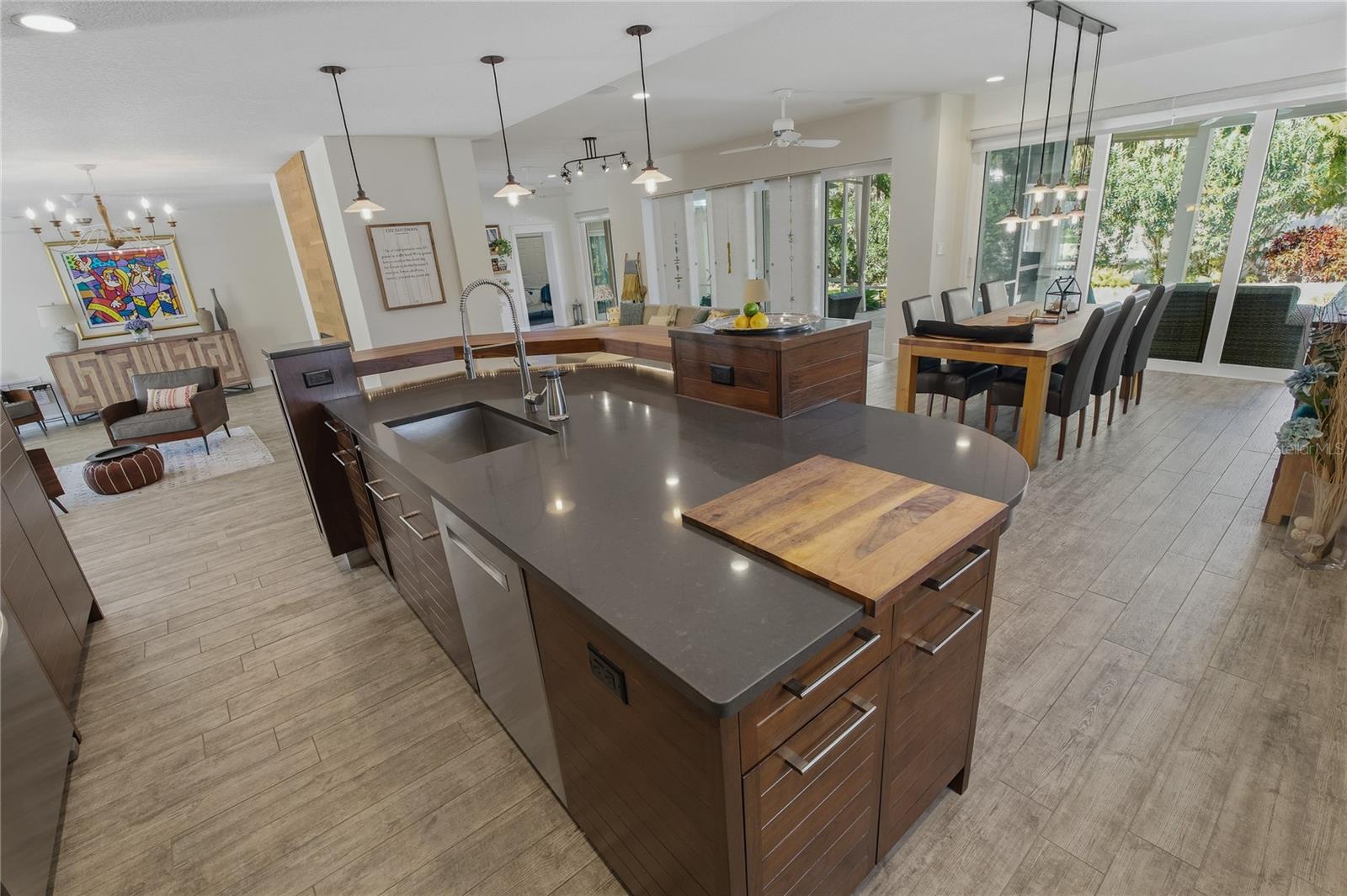 GREAT FOR ENTERTAINING!!