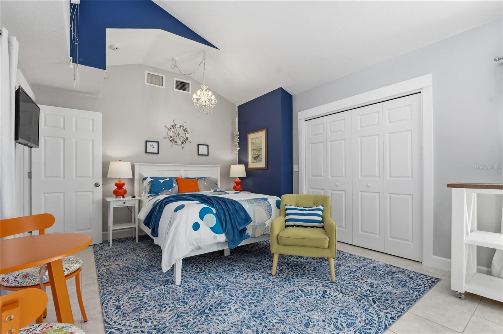 RENT THIS SPACE OUT ON AIRBNB!!