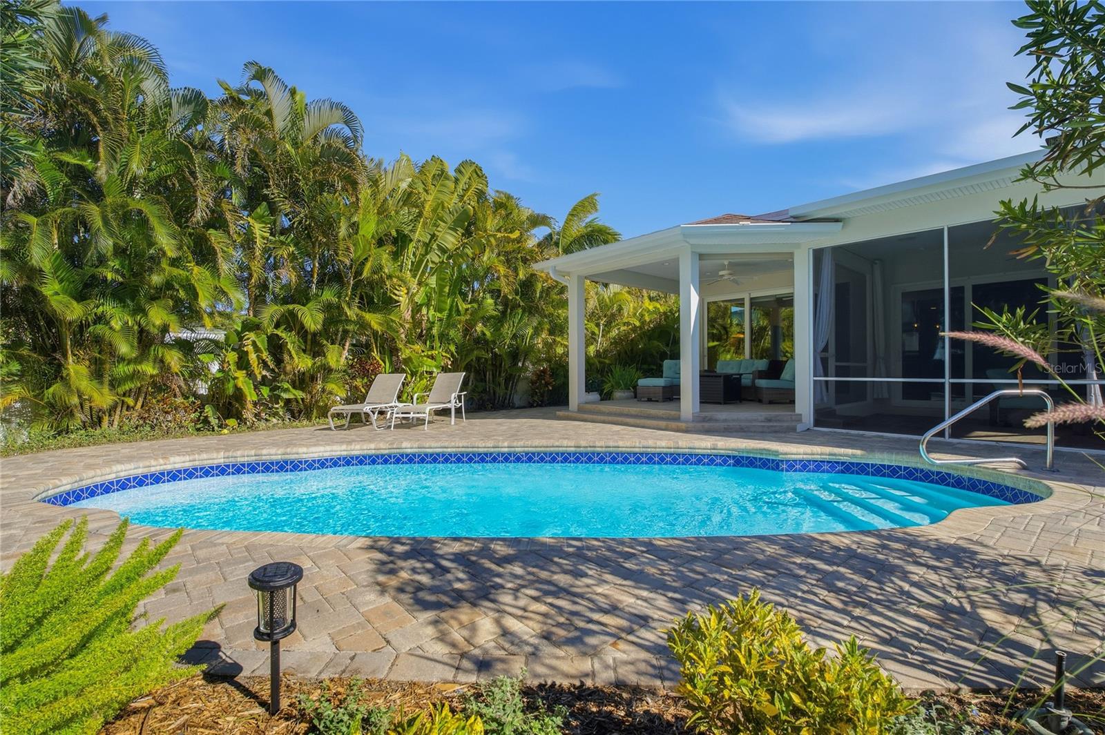 A TRUE BACKYARD OASIS!