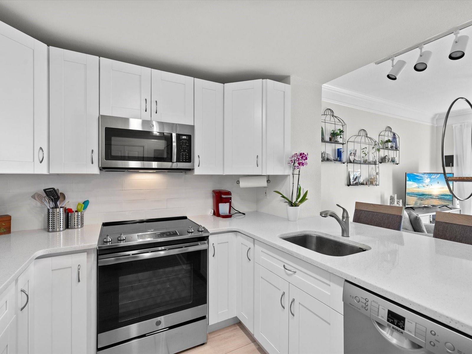 Stunning Kitchen/Quartz