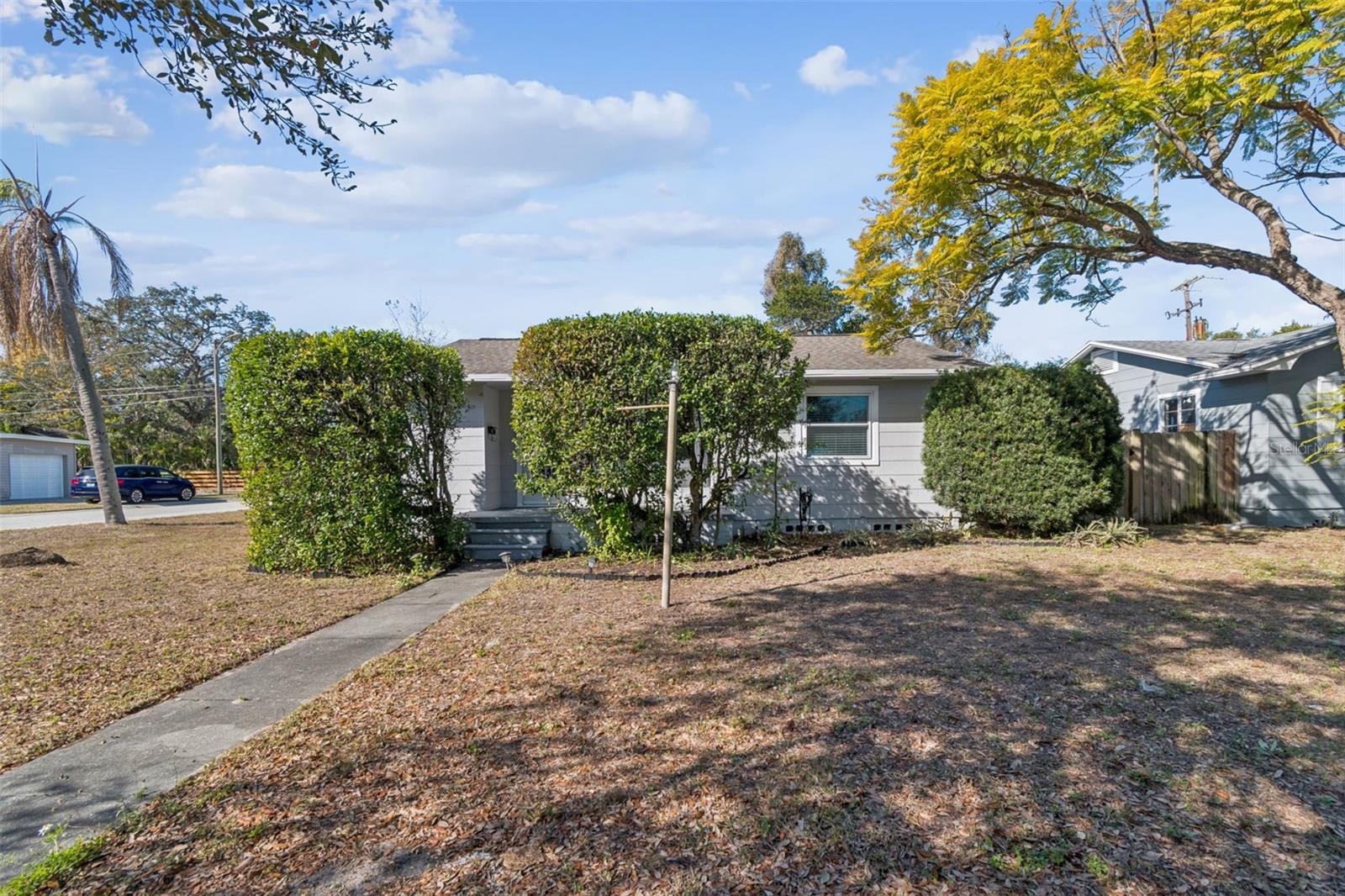 Corner lot zoned for residential or office