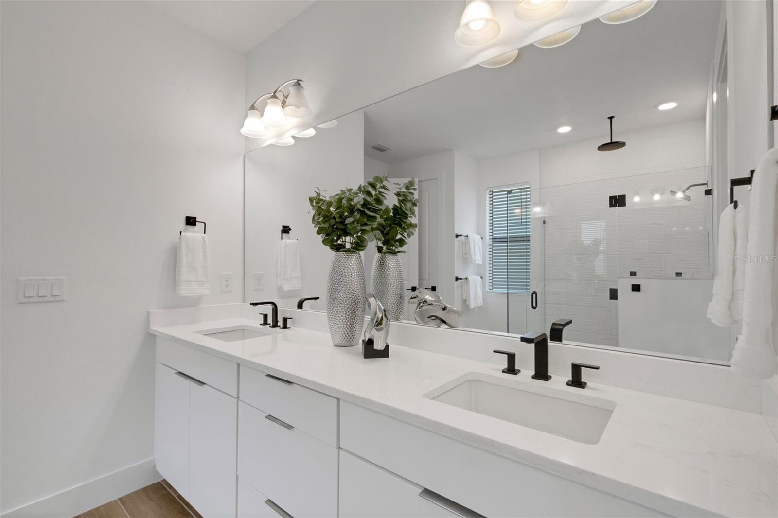 First floor primary en-suite 2