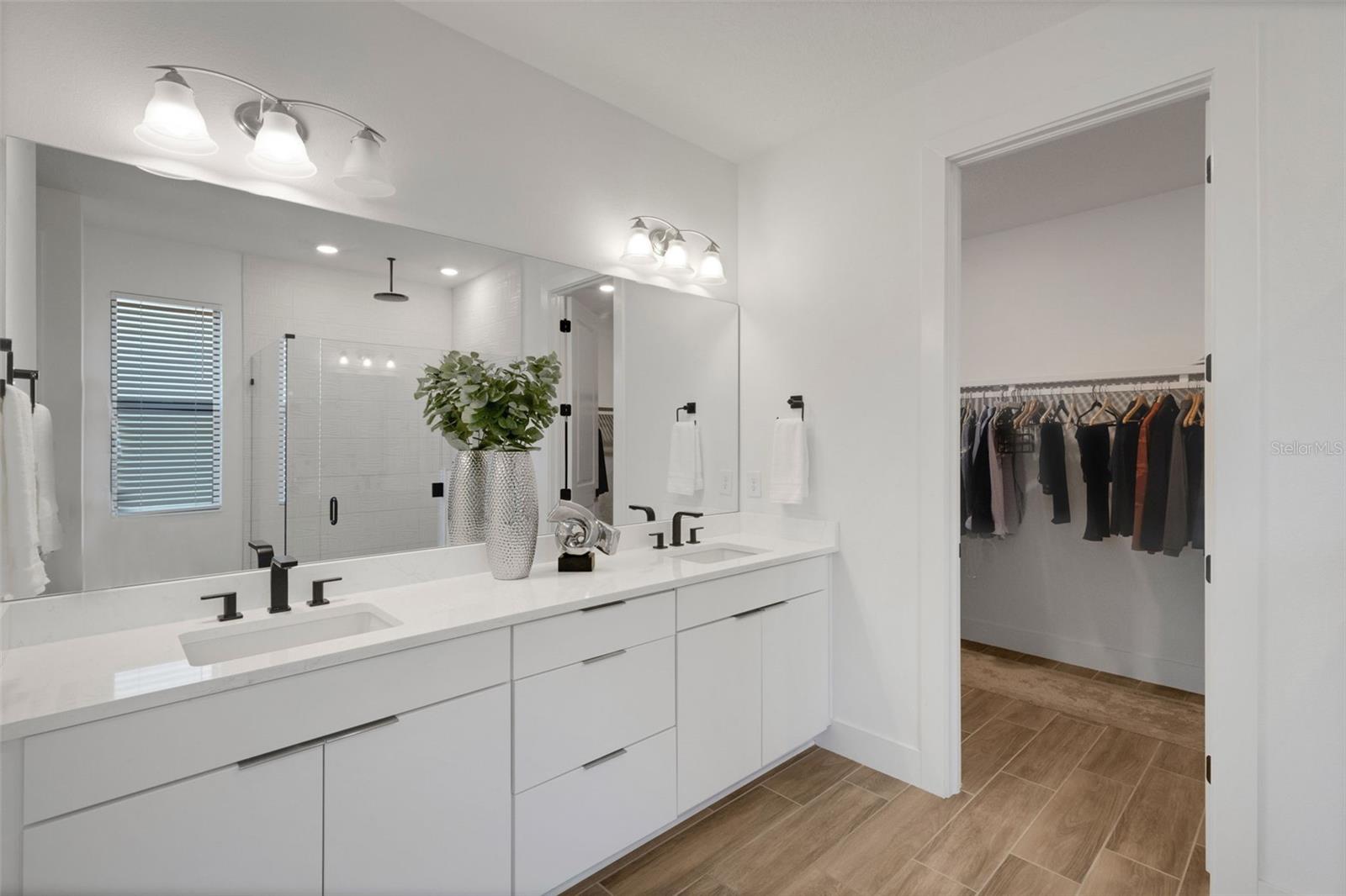 First floor primary en-suite 3