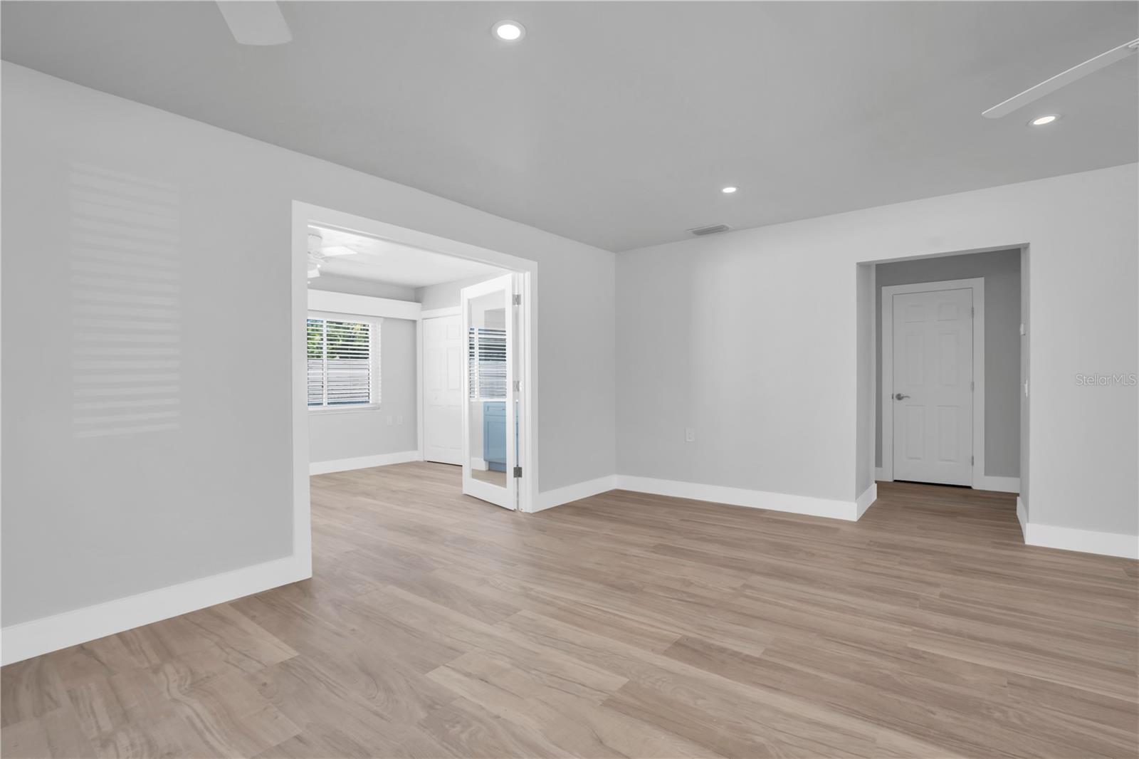 Living area to den/3rd bedroom