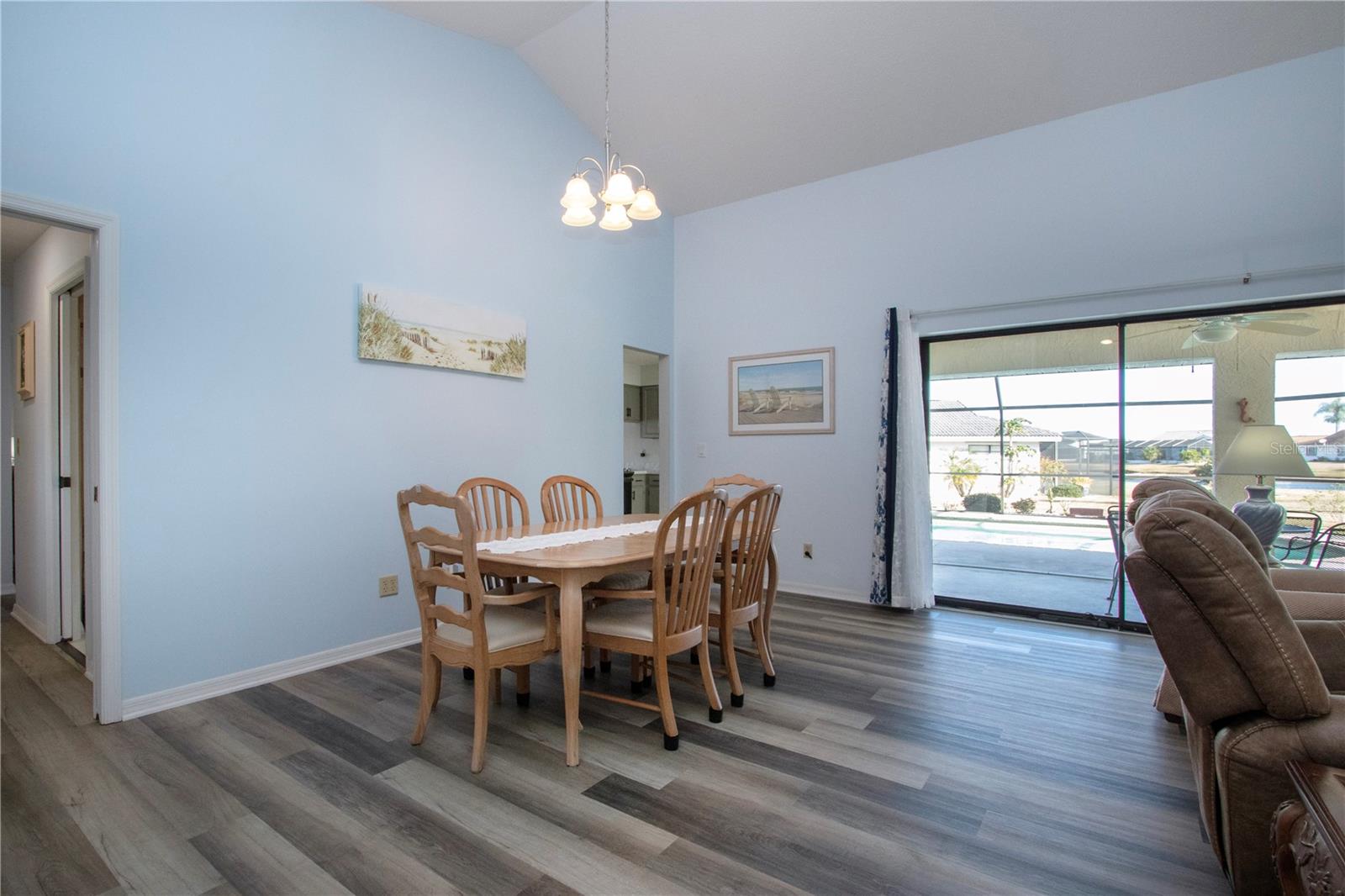 Dining room area with premium laminate flooring