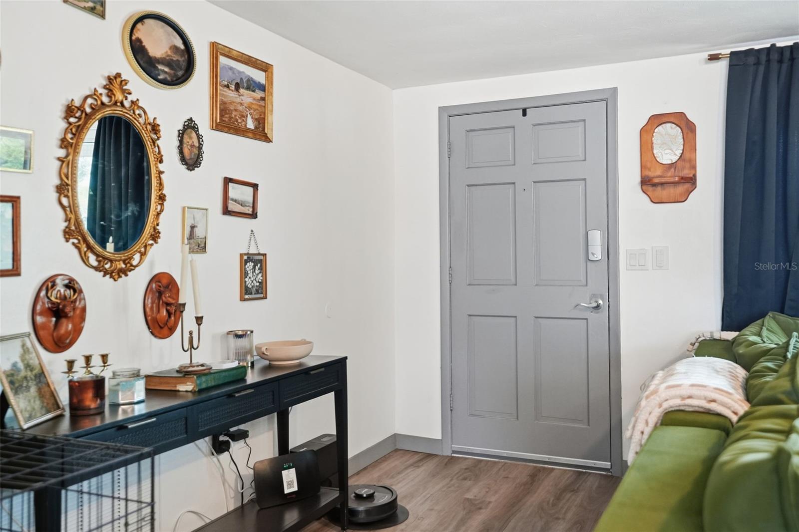 Foyer. Welcome Home!